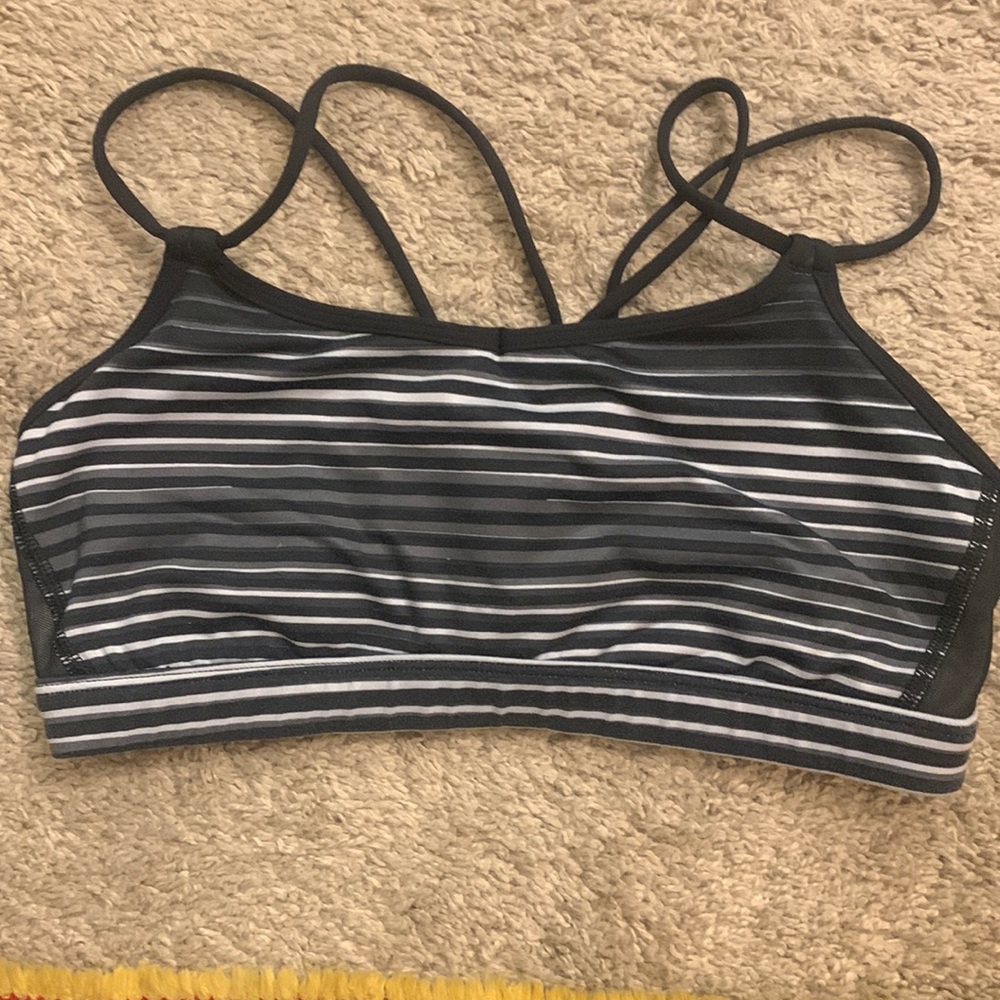 Lululemon sports bra